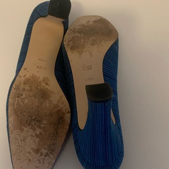 Valarie Stevens blue strip pumps - Picture 2 of 4